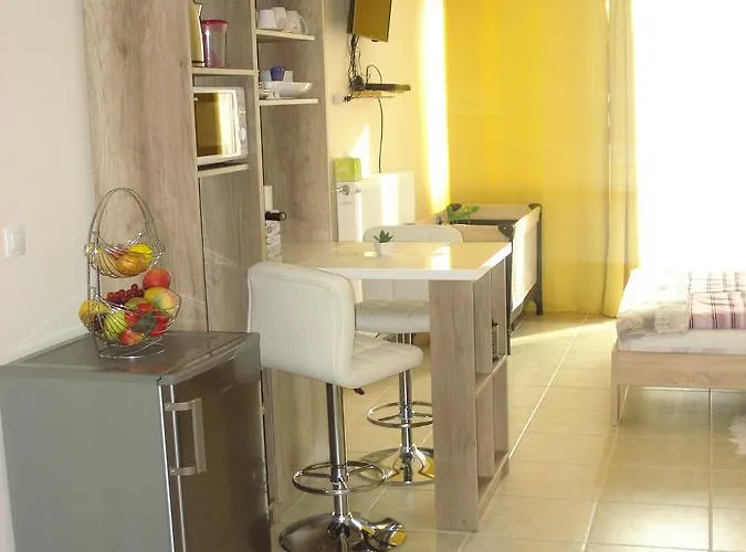 Eszter Apartman *